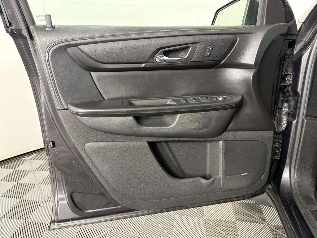 used 2015 Chevrolet Traverse car, priced at $9,995