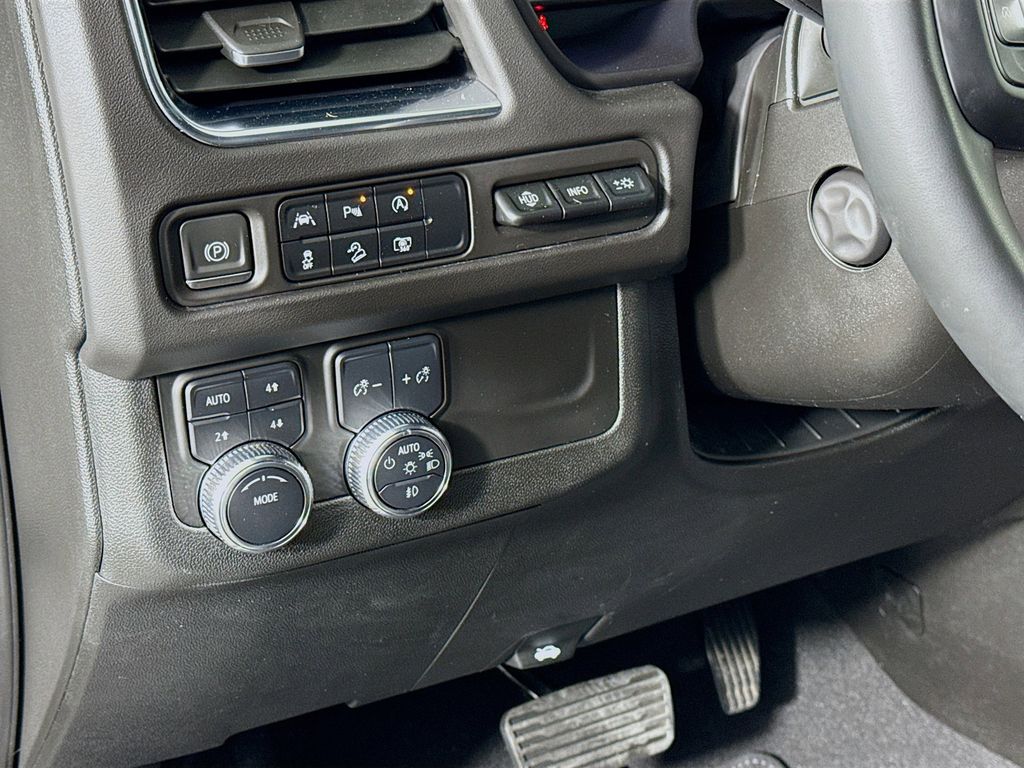 Thumbnail: 2023 GMC Yukon - 10