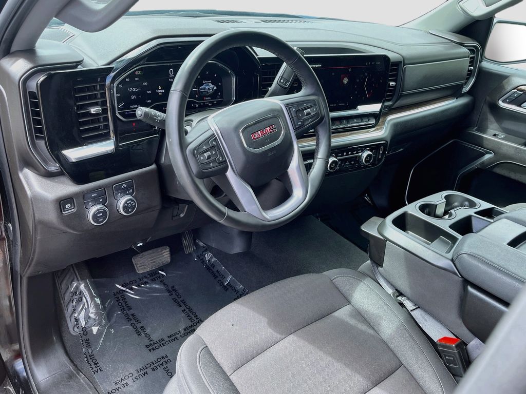 Used 2025 Black GMC Elevation image 9