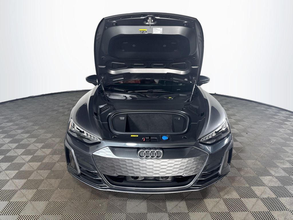 2024 Audi e-tron GT Premium Plus