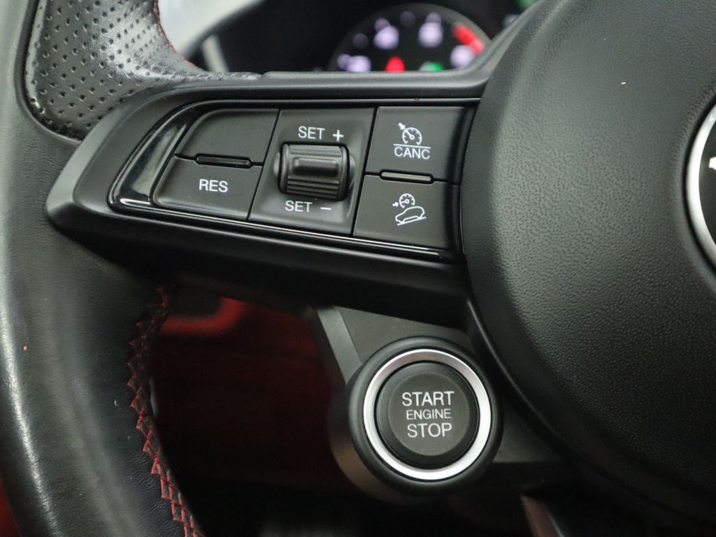Thumbnail: 2021 Alfa Romeo Stelvio - 11