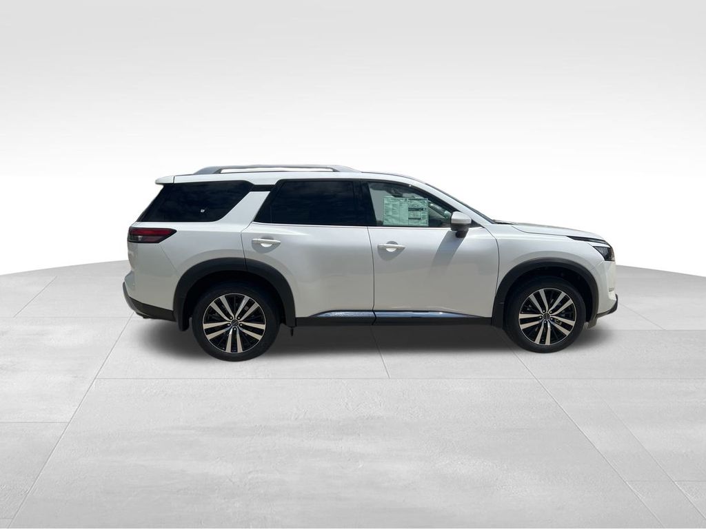 2025 Everest White Pearl Tricoat Nissan Pathfinder Platinum 4X4 SUV
