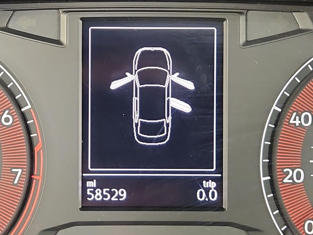 Thumbnail: 2019 Volkswagen Jetta - 31