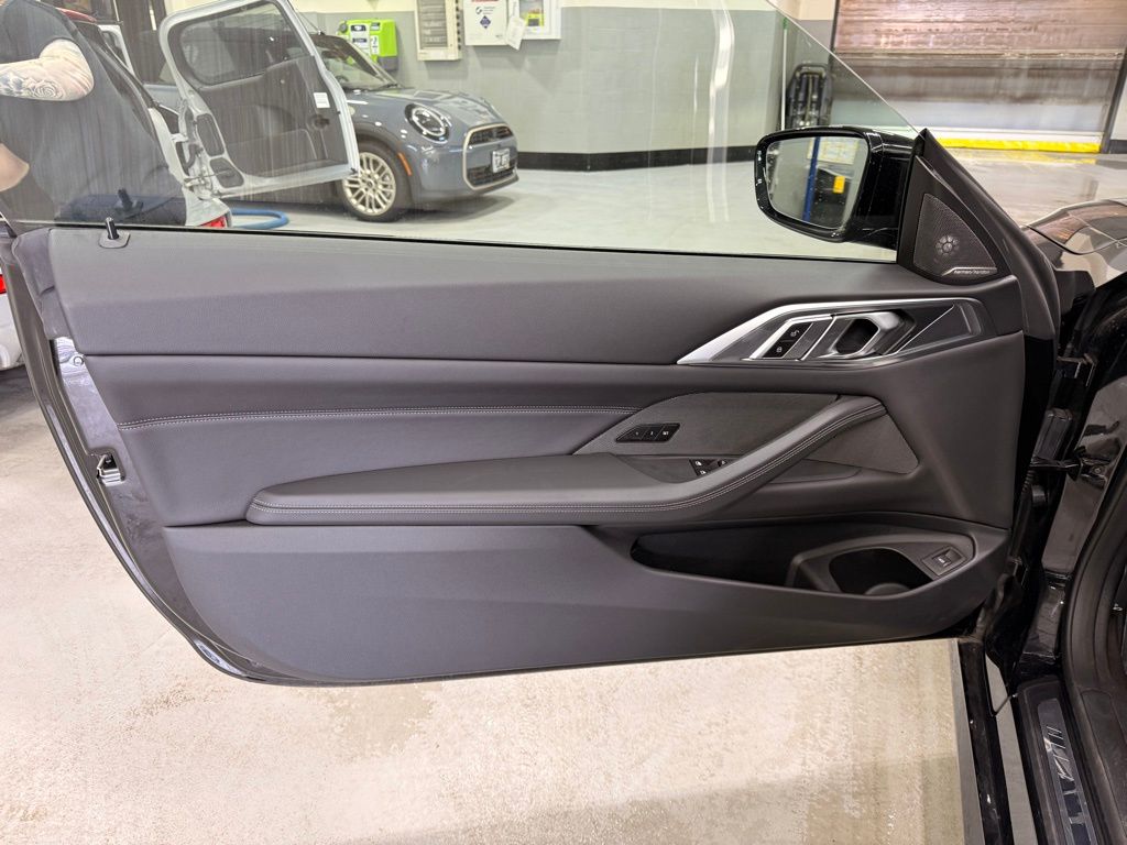 Thumbnail: 2025 BMW 4 Series - 10