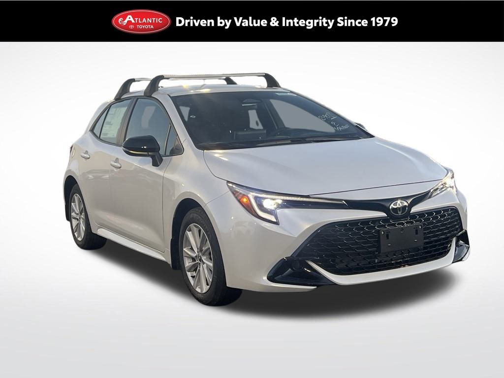 2026 Toyota Corolla Hatchback SE's photo