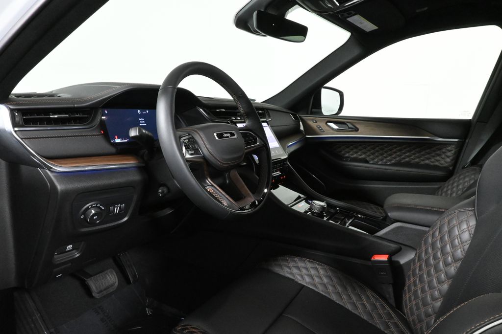 Thumbnail: 2025 Jeep Grand Cherokee L - 14