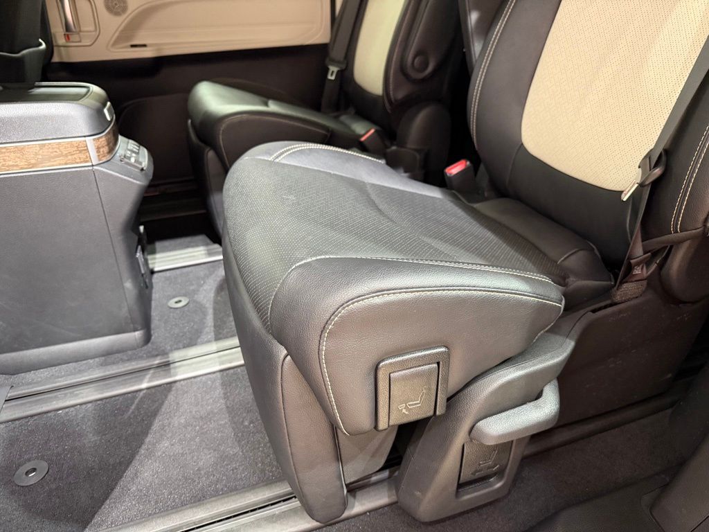 Thumbnail: 2026 Toyota Sienna - 21