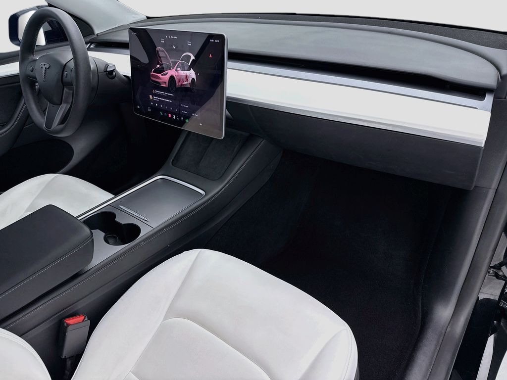 Thumbnail: 2023 Tesla Model Y - 16
