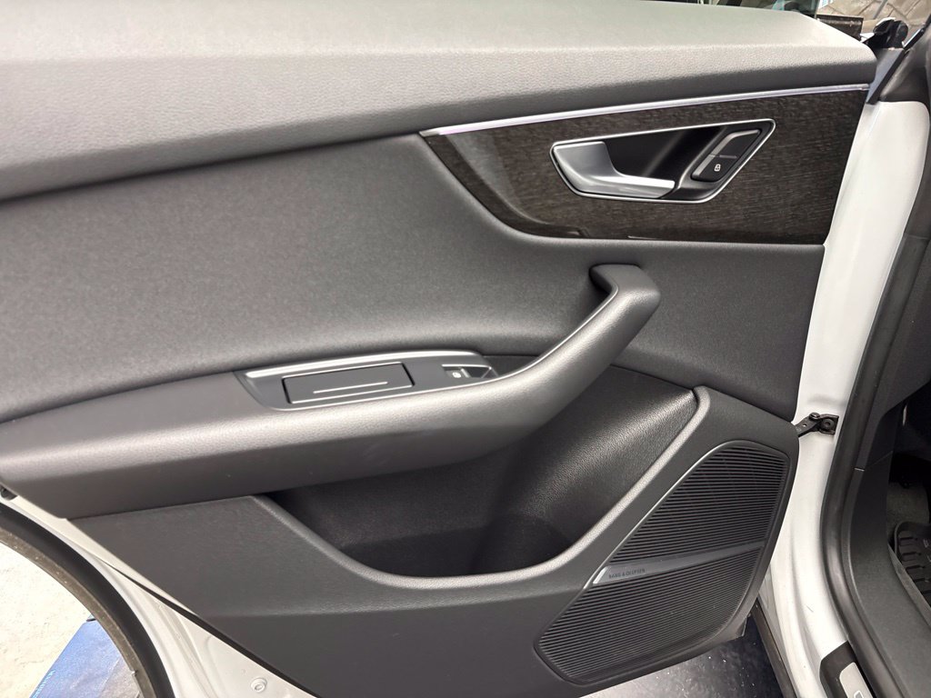 Thumbnail: 2020 Audi Q8 - 18