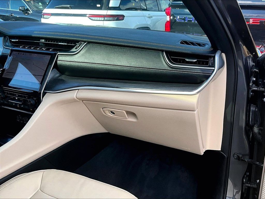 2023 Jeep Grand Cherokee L — photo 13