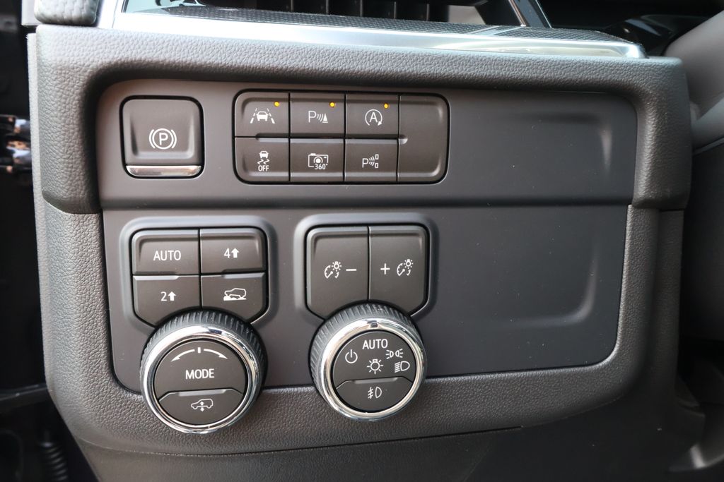 Thumbnail: 2026 Chevrolet Tahoe - 22