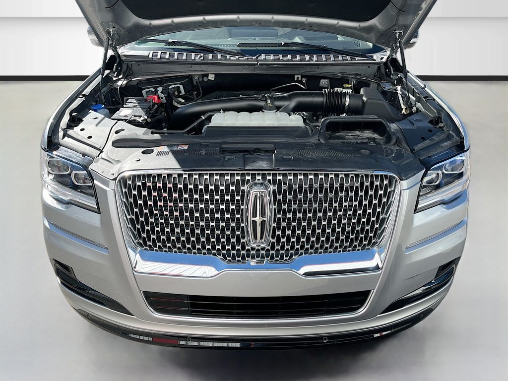 Used 2024 Silver Lincoln Reserve image 34