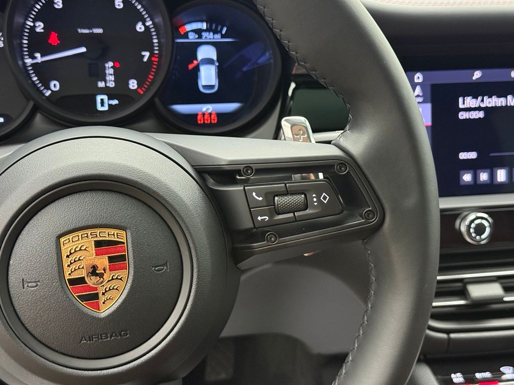 Thumbnail: 2026 Porsche Macan - 14