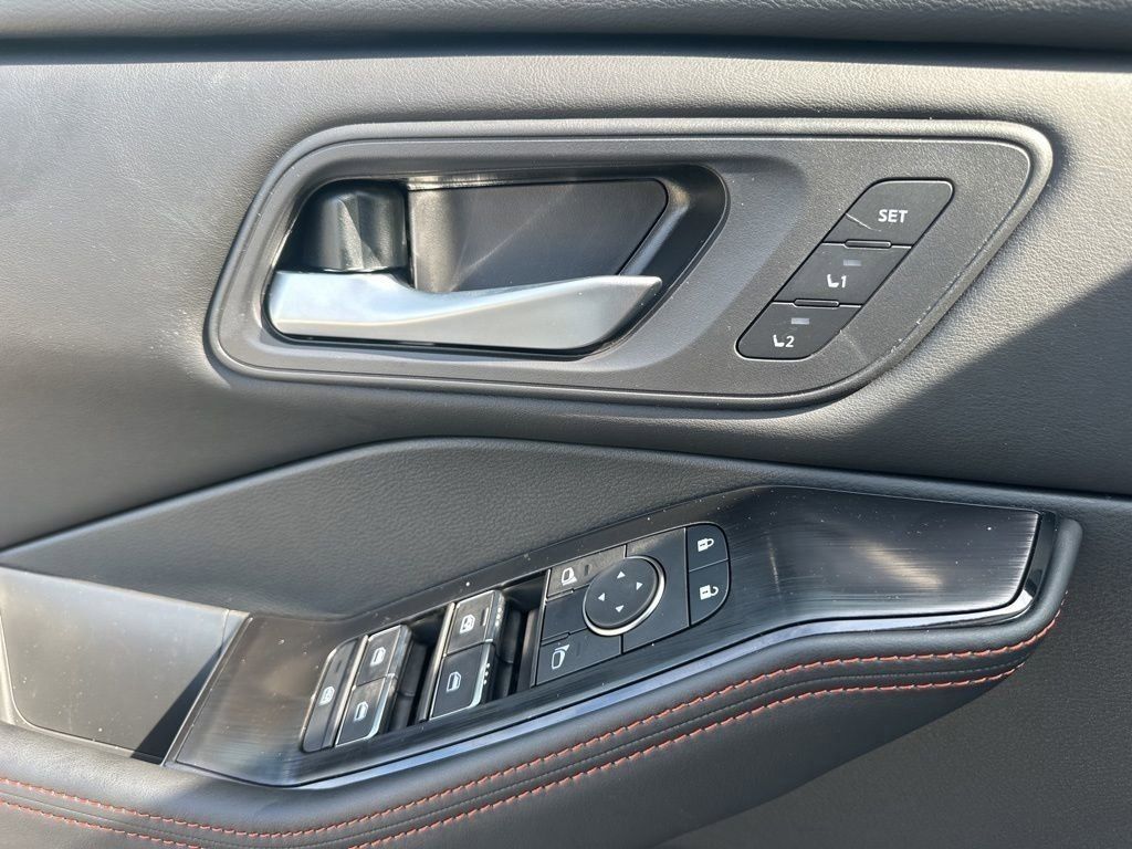 2025 Everest White Pearl Nissan Rogue Rock Creek AWD SUV