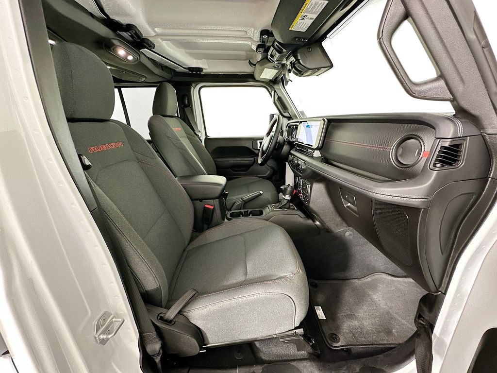 2025 Jeep Wrangler Rubicon 27