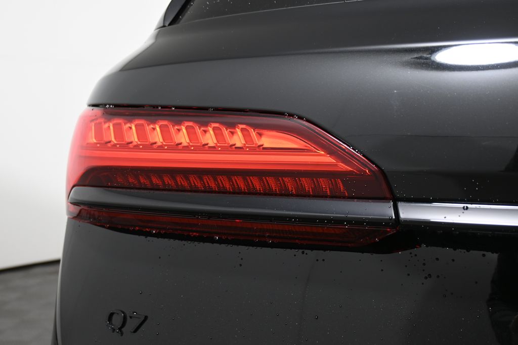 Thumbnail: 2026 Audi Q7 - 12