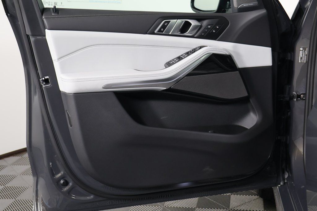 Thumbnail: 2026 BMW X5 - 7