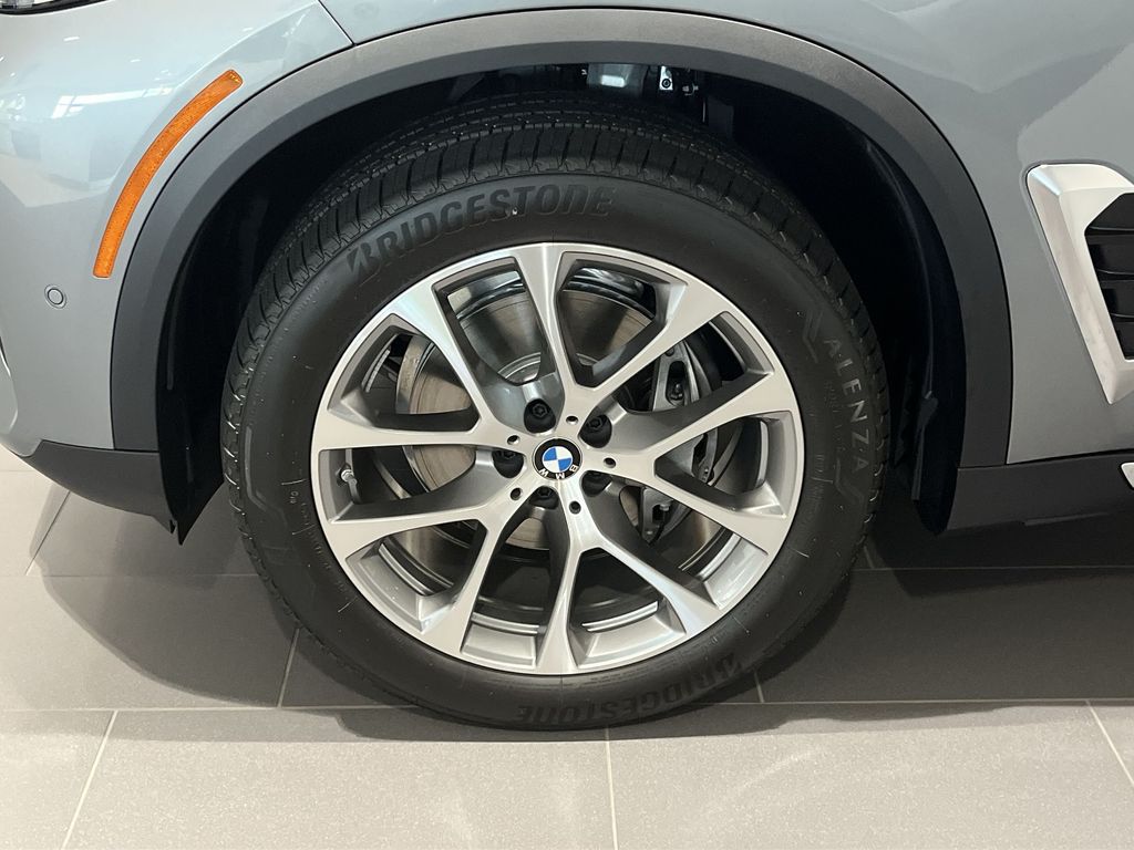 Thumbnail: 2026 BMW X5 - 2