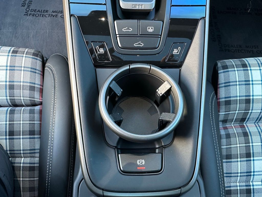 Thumbnail: 2025 Porsche 911 - 25