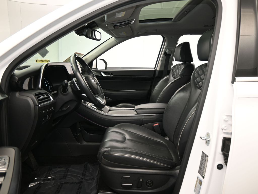 Used 2021 Hyper White Hyundai Limited image 12
