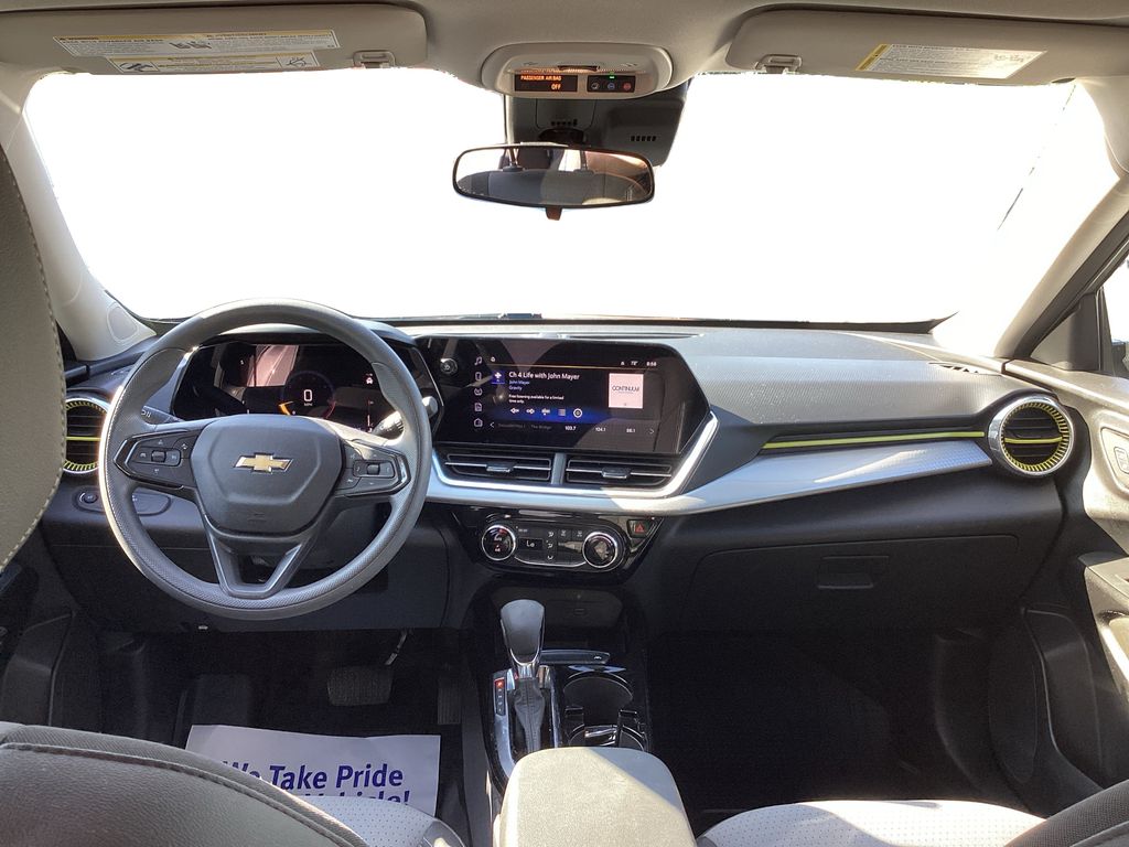 Used 2024 Chevrolet Trax SUV