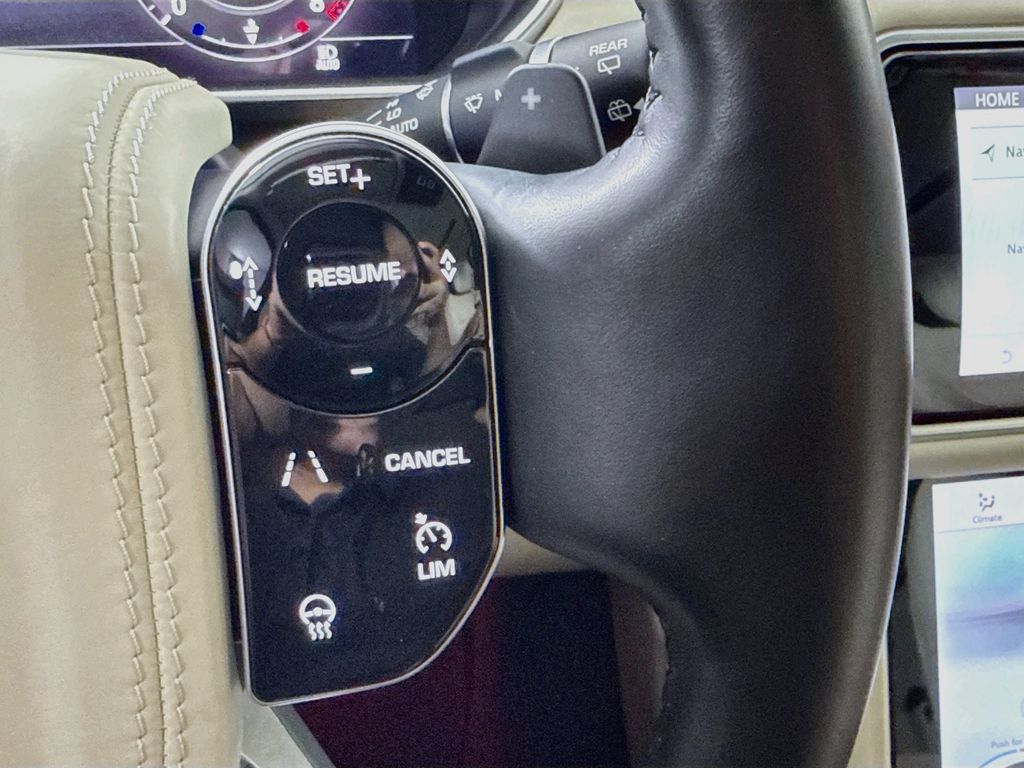 Thumbnail: 2020 Land Rover Range Rover - 12