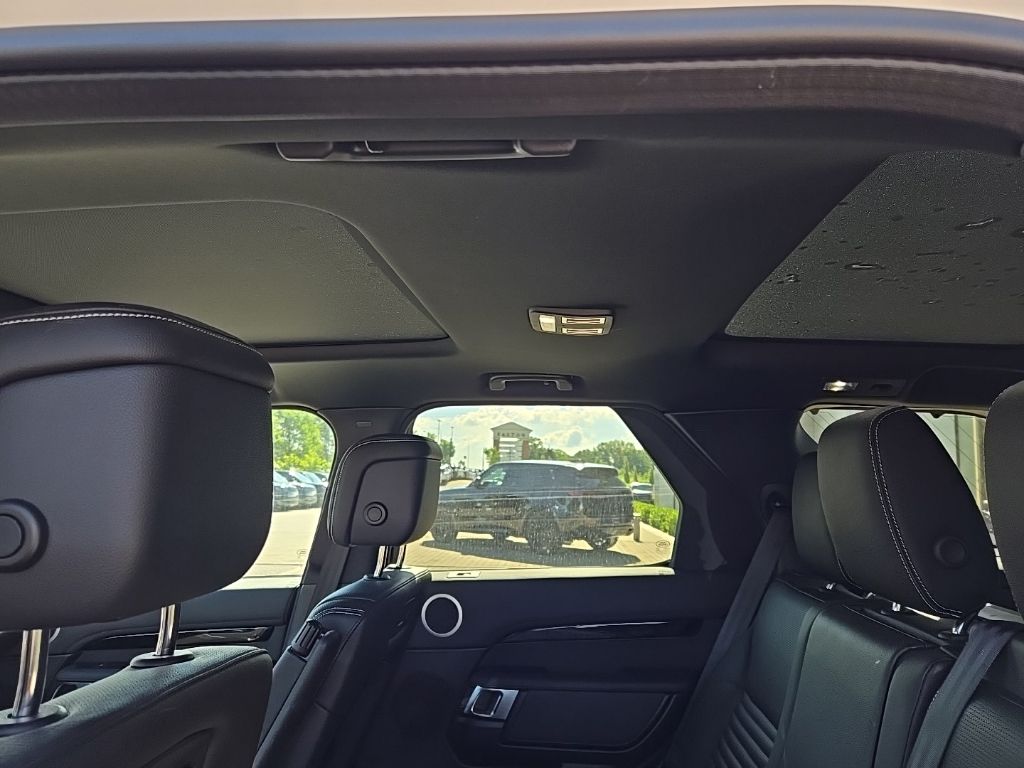 Certified Used 2025 White Land Rover S image 15