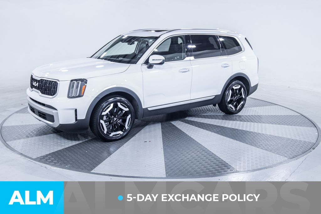 Used 2024 White Kia EX image 3