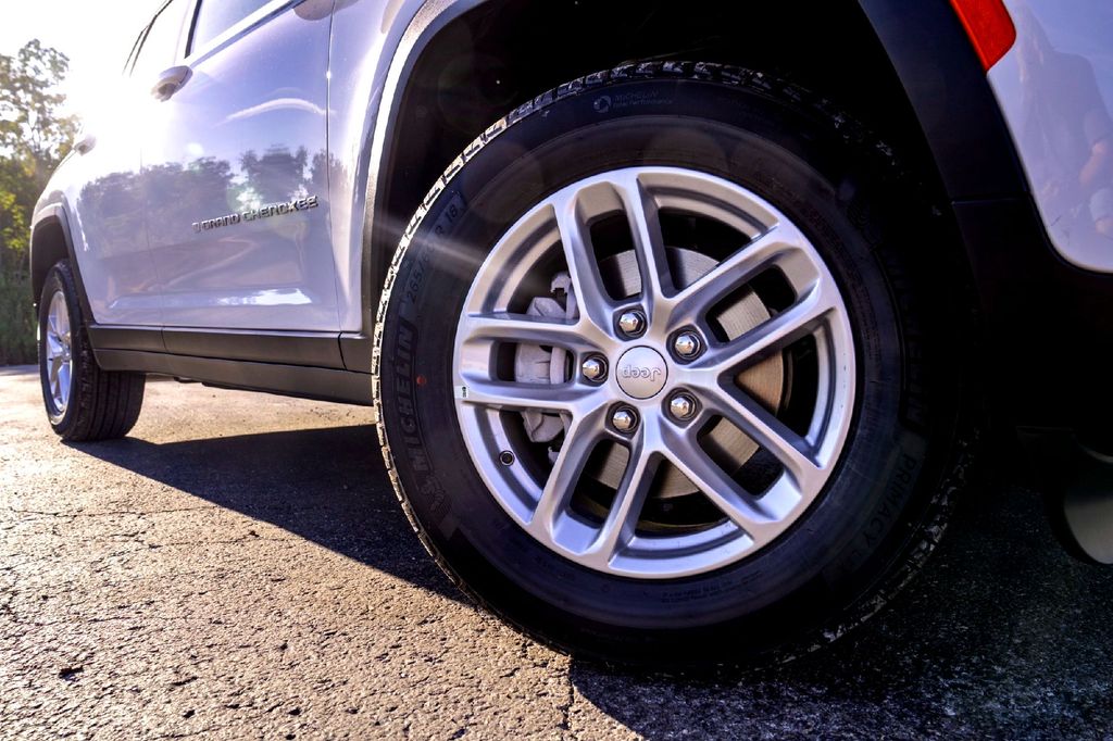 New Car 2025 Jeep Grand Cherokee  Laredo X For Sale Under $40,000 In Taylor, Texas