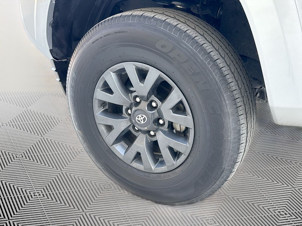 2023 Toyota Tacoma TRD Sport 28
