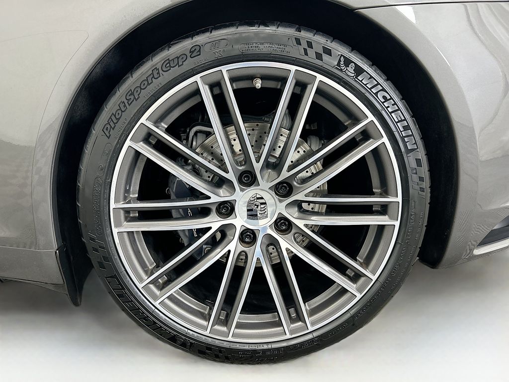 Thumbnail: 2017 Porsche 911 - 30