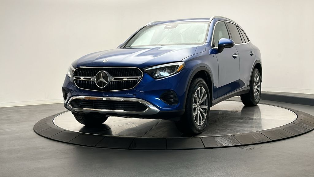 2025 Mercedes-Benz GLC 300 3