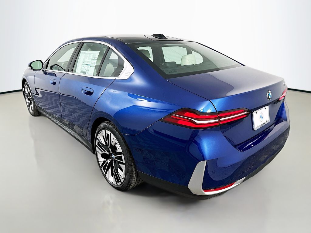 Thumbnail: 2026 BMW 5 Series - 7