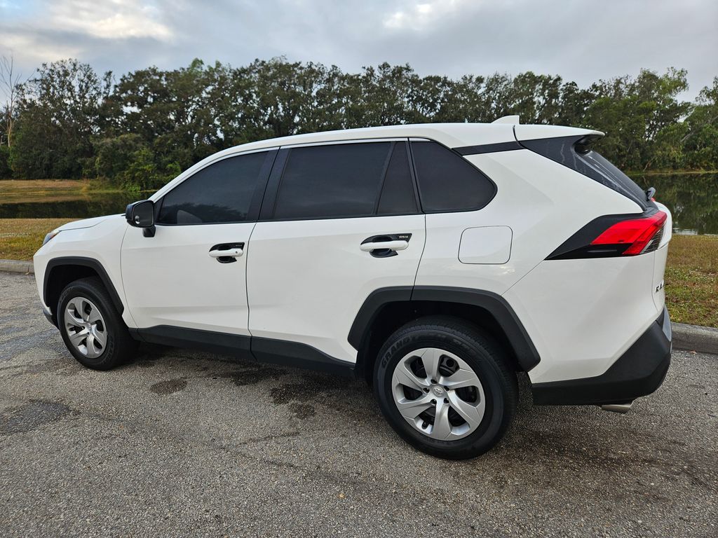 2022 Toyota RAV4 LE 3