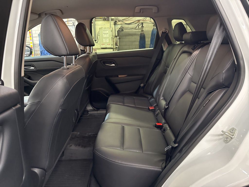 2025 Nissan Rogue SL White at South Hills Kia