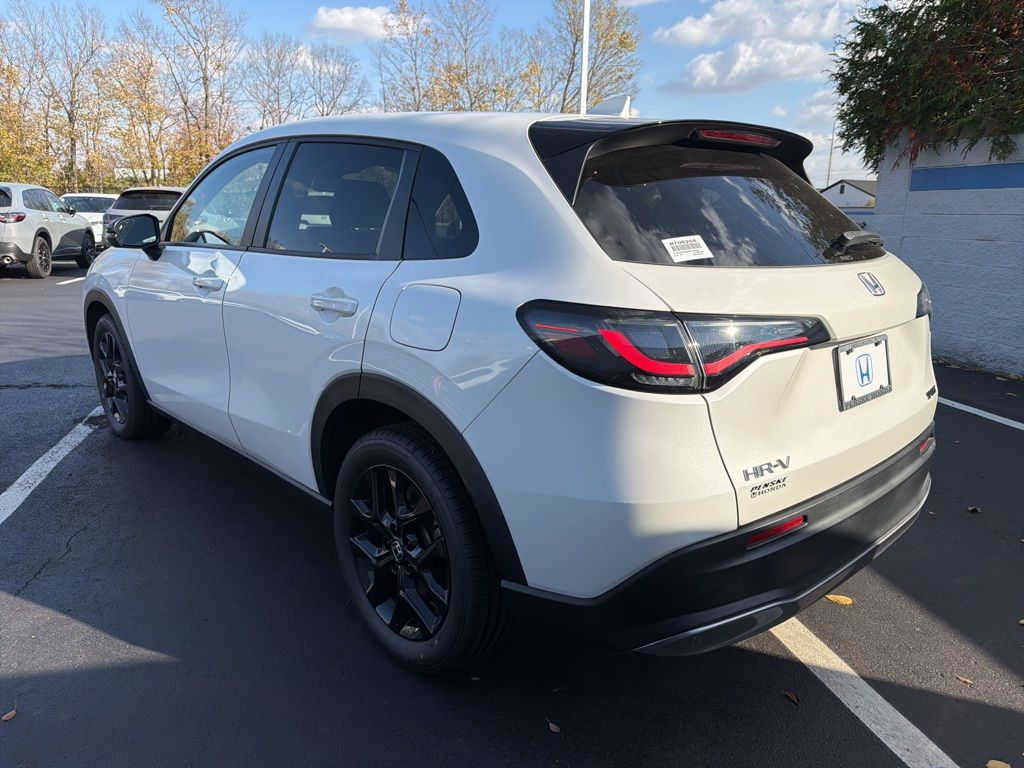 Thumbnail: 2023 Honda HR-V - 3