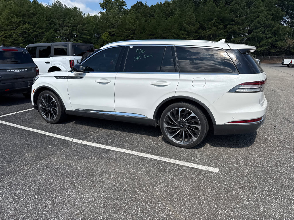 2020 White Lincoln Aviator Reserve AWD SUV