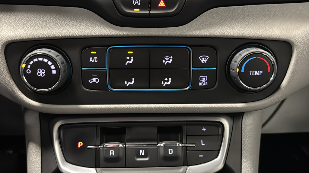 Used 2024 Downpour Metallic GMC SLE image 17