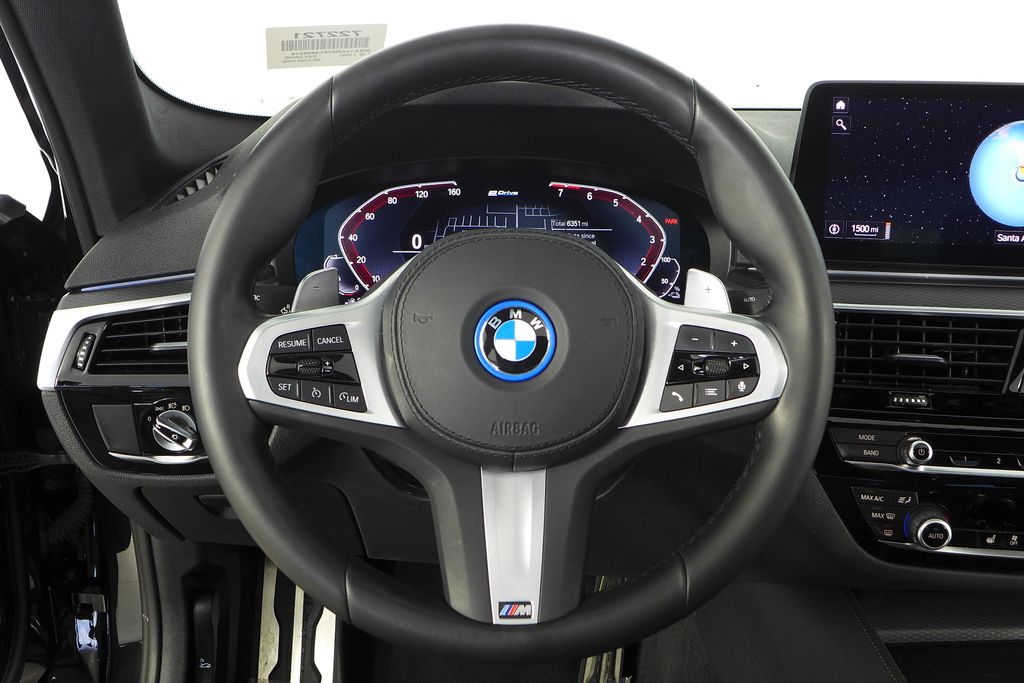 Thumbnail: 2023 BMW 5 Series - 26