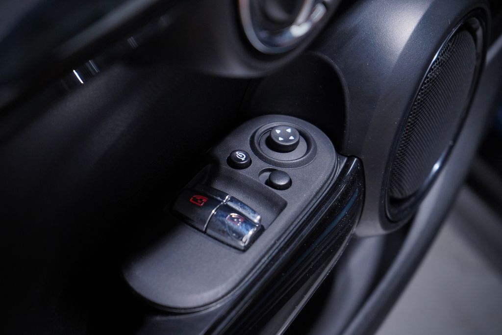 Thumbnail: 2023 MINI Cooper - 13