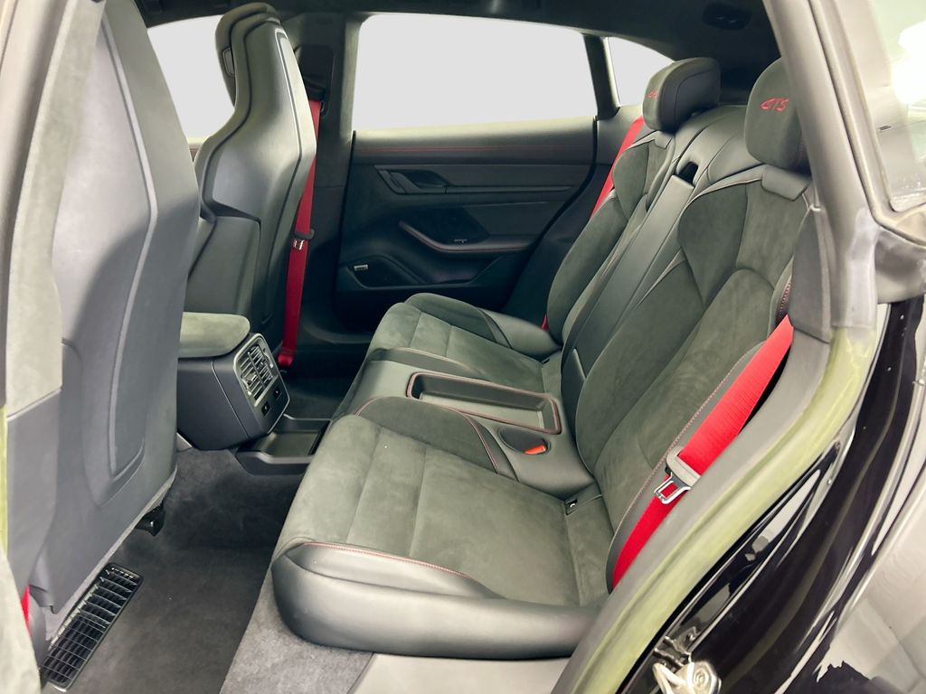 Thumbnail: 2023 Porsche Taycan - 19