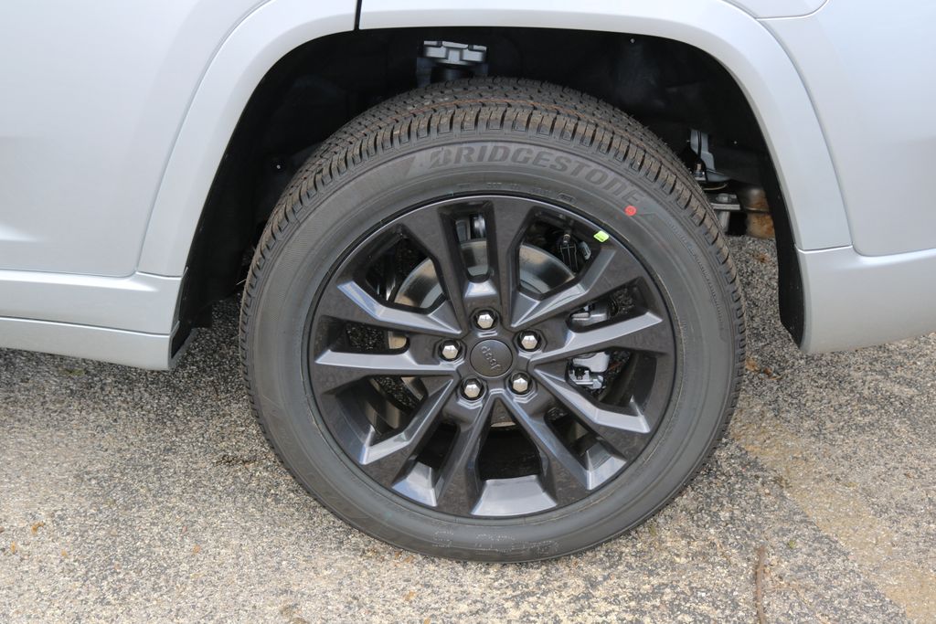New 2026 Silver Jeep Limited Reserve image 9