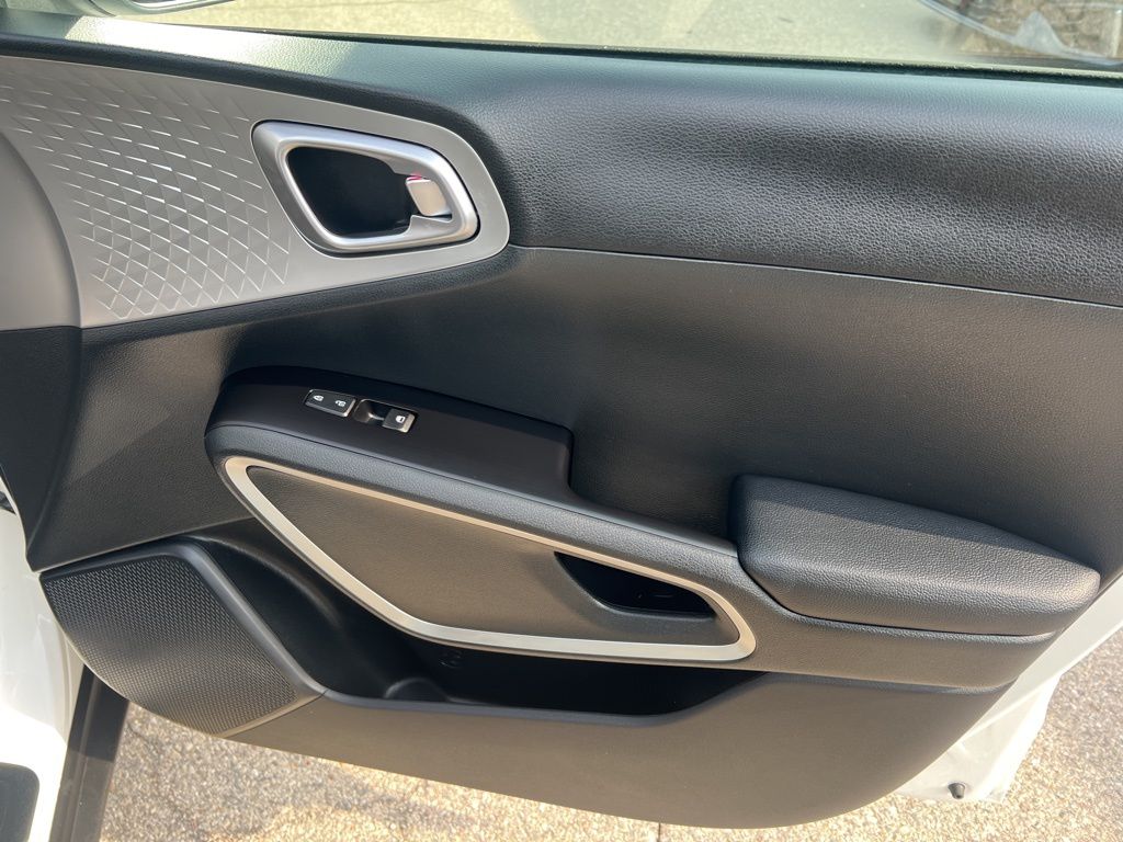 2023 Kia Soul S photo