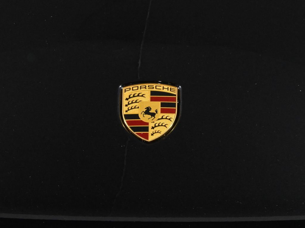 2022 Porsche Macan  11