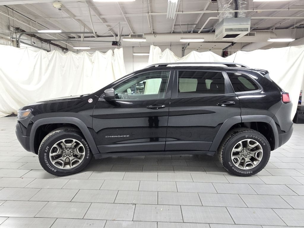 Used 2020 Black Jeep Trailhawk image 9