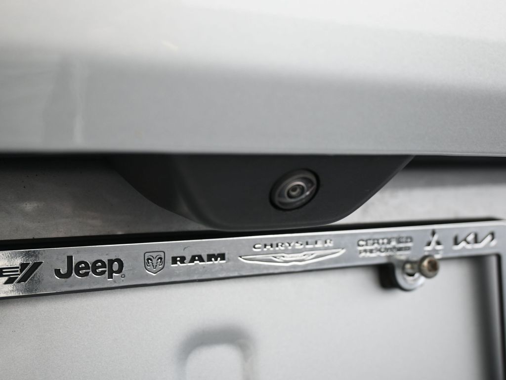 Used 2025 Silver Zynith Jeep Limited image 34