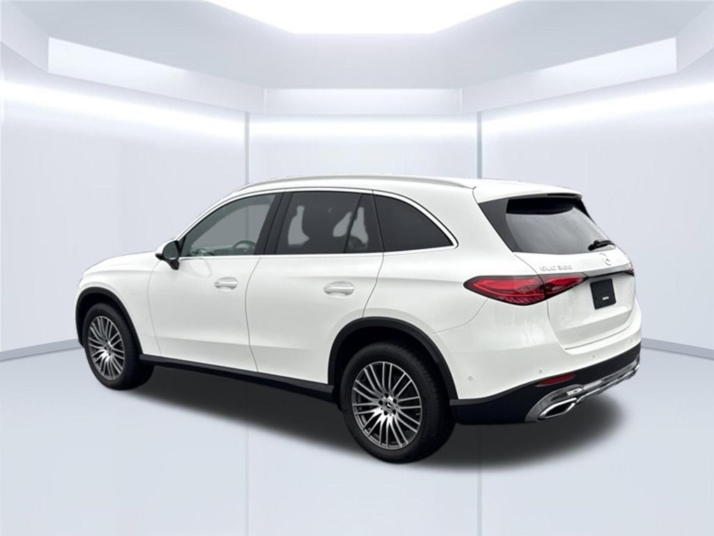 Thumbnail: 2025 Mercedes-Benz GLC - 3