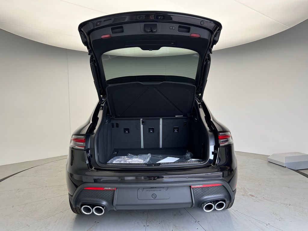 Thumbnail: 2025 Porsche Macan - 20