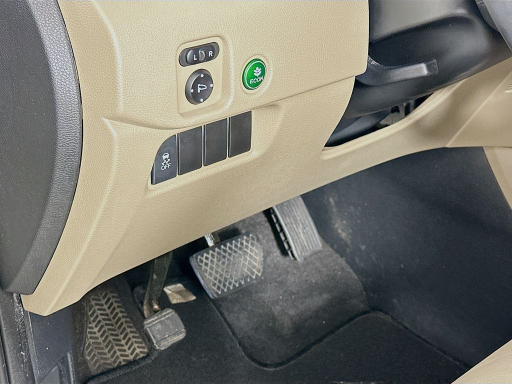 Thumbnail: 2017 Honda Pilot - 10