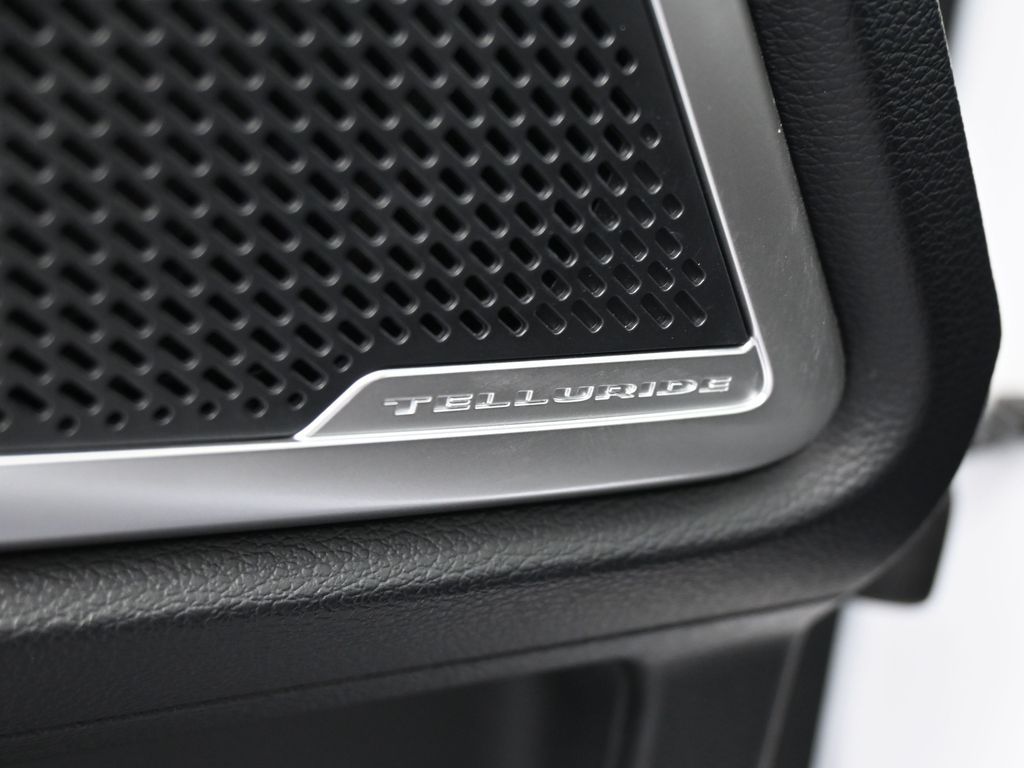 Used 2023 Glacial White Pearl Kia EX image 31